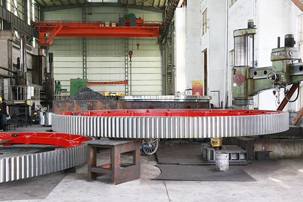 大齒輪加工廠家解析：從原材料到成品，大齒輪加工過程的技術(shù)優(yōu)勢