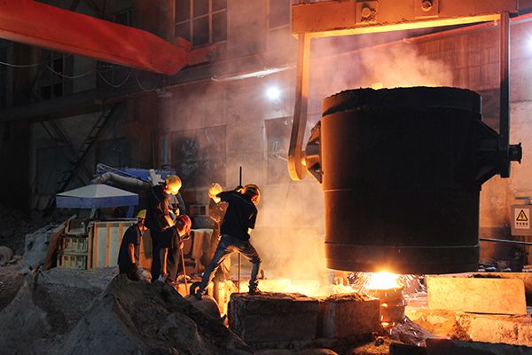 如何避免鑄鋼件缺陷？大型鑄鋼件廠家解說脫氧的必要性