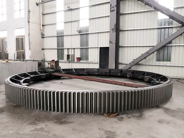 鑄鋼件加工廠家生產(chǎn)大齒輪時，哪些因素可能導(dǎo)致成品不合格？