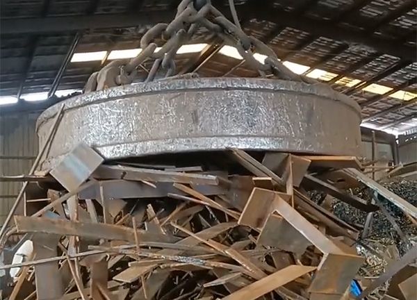 鑄鋼件廠家對鑄鋼件生產(chǎn)用廢鋼的原材料選擇與配比要求是什么？