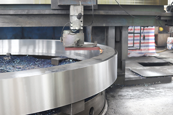 大型鑄鋼件廠家對鑄鋼件加工注意的事項？