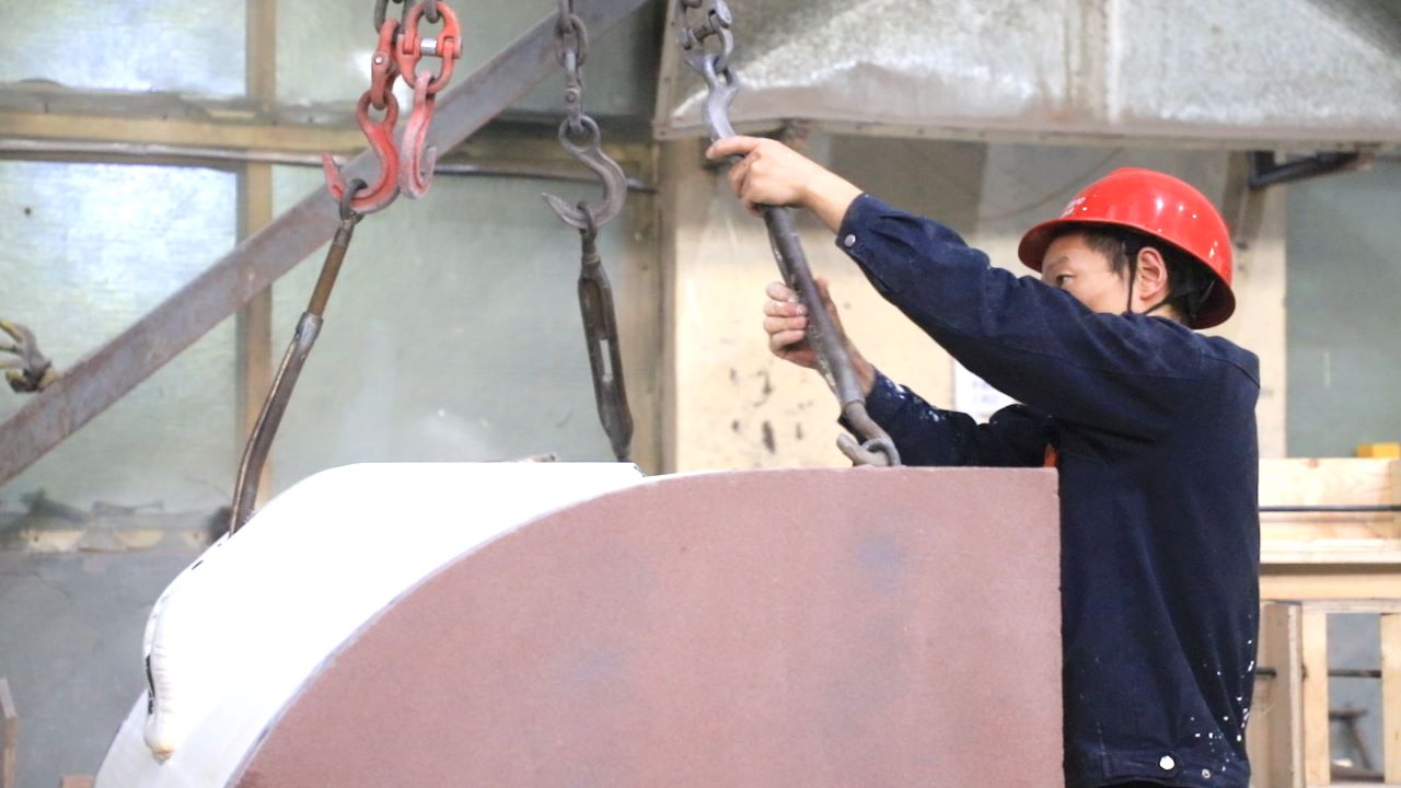 大型鑄鋼件型砂為何需要打磨？