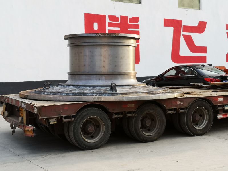 驚到了建材行業(yè)，這是哪個(gè)大型鑄鋼廠的大端蓋，騰飛鑄鋼哦