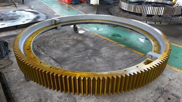 騰飛鑄鋼百科 | 大型鑄鋼件-大齒圈在生產(chǎn)中的注意事項有哪些？